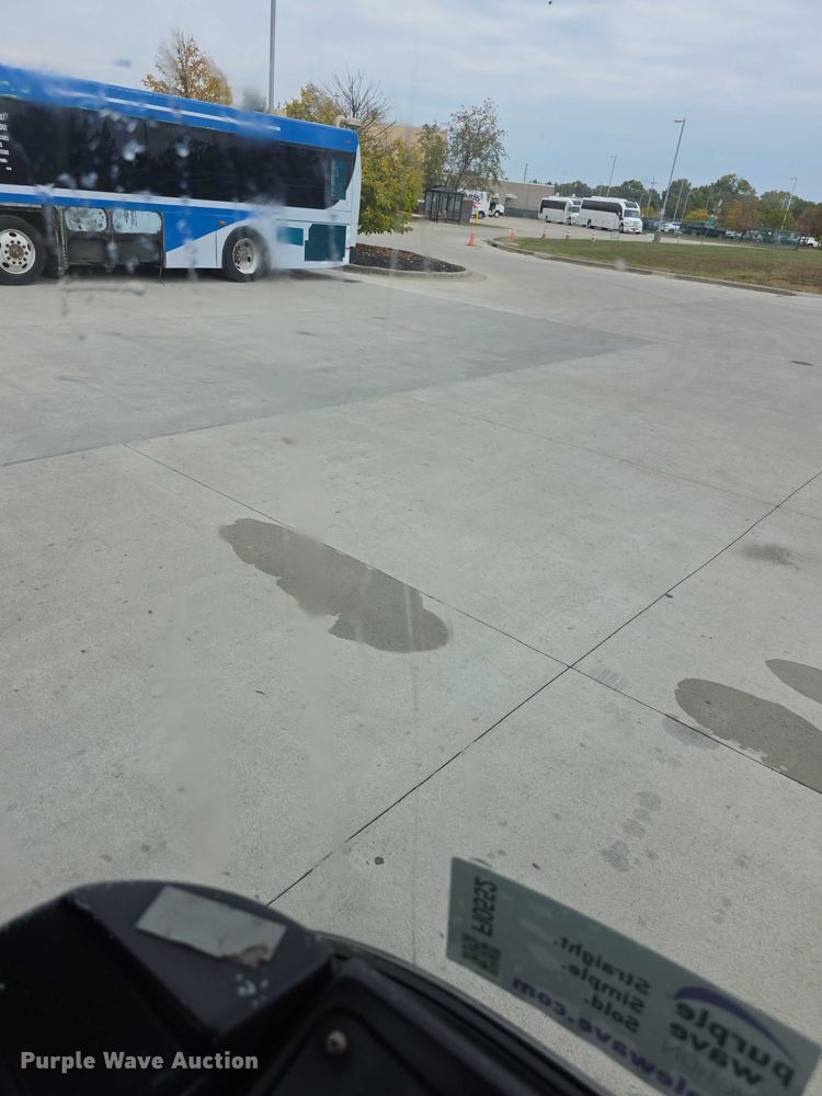 image for item FI0552 2006 Gillig  G29D102N4 coach bus