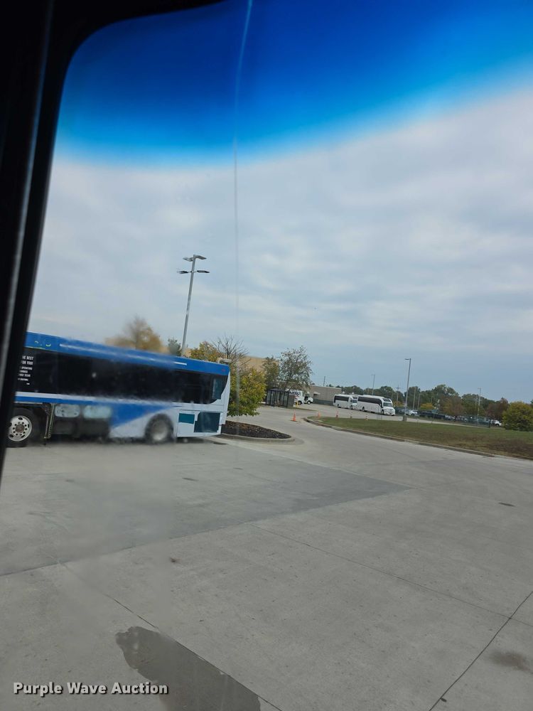 image for item FI0552 2006 Gillig  G29D102N4 coach bus