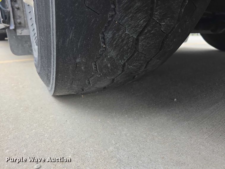 image for item FI0552 2006 Gillig  G29D102N4 coach bus