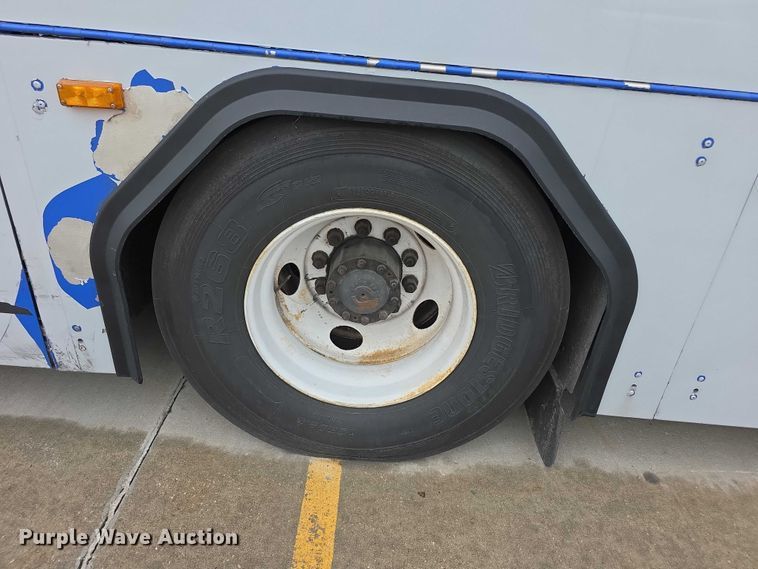 image for item FI0552 2006 Gillig  G29D102N4 coach bus