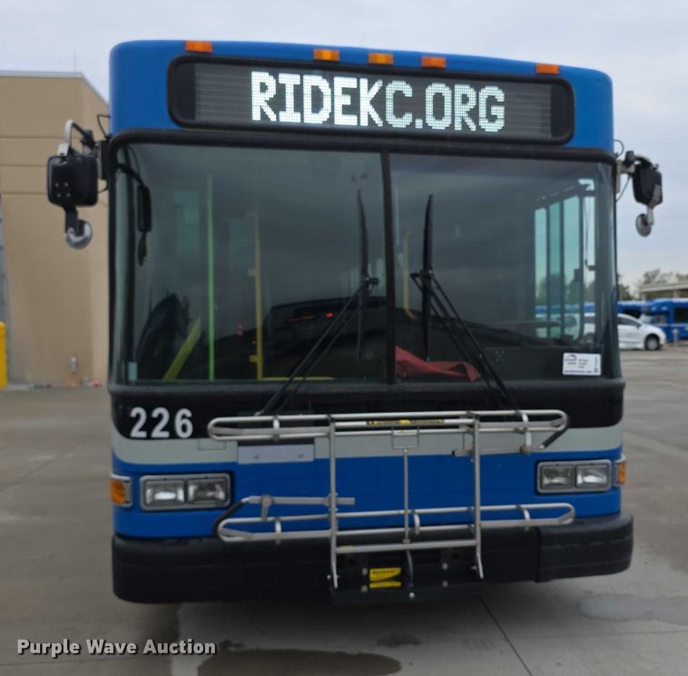 image for item FI0553 2011 Gillig  G27D102N4 shuttle bus