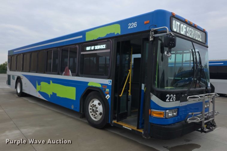 image for item FI0553 2011 Gillig  G27D102N4 shuttle bus