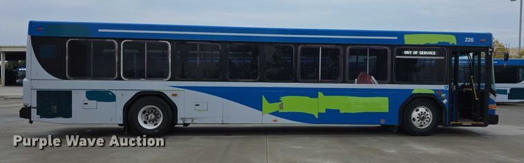 image for item FI0553 2011 Gillig  G27D102N4 shuttle bus