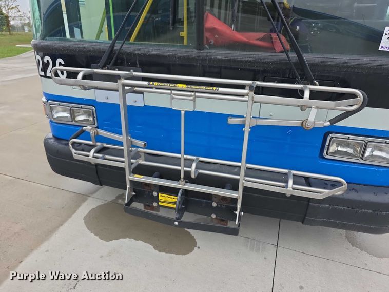 image for item FI0553 2011 Gillig  G27D102N4 shuttle bus