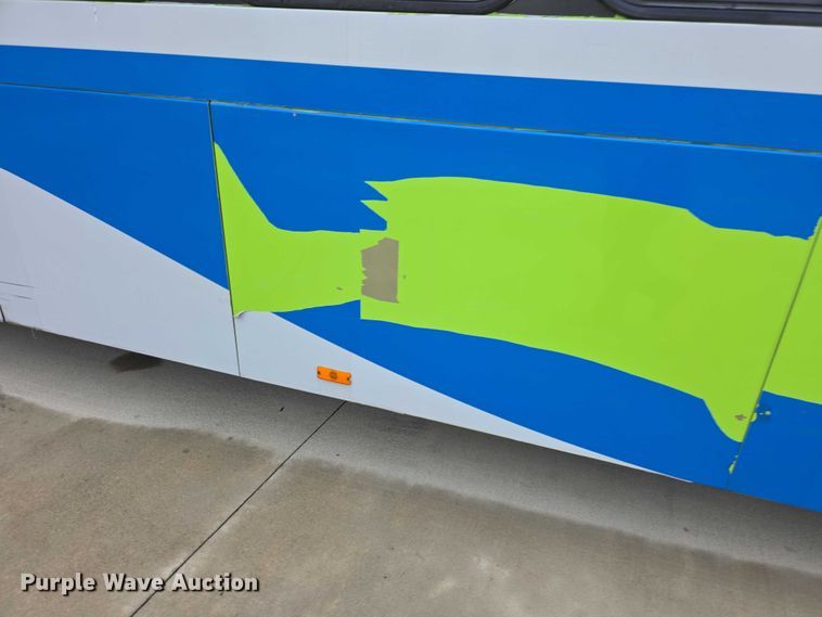 image for item FI0553 2011 Gillig  G27D102N4 shuttle bus