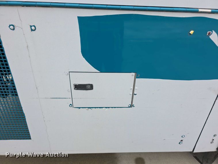 image for item FI0553 2011 Gillig  G27D102N4 shuttle bus