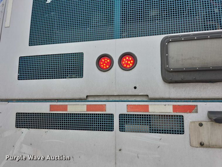 image for item FI0553 2011 Gillig  G27D102N4 shuttle bus