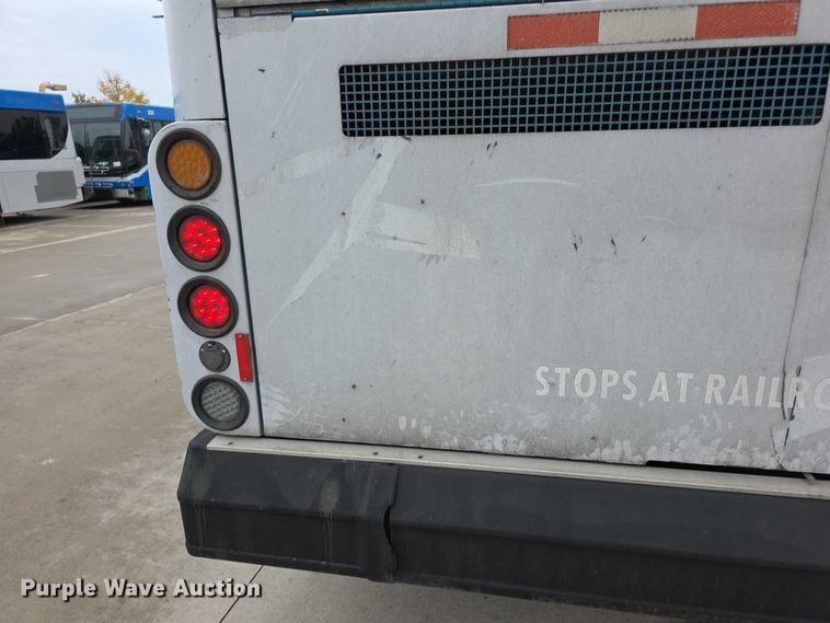 image for item FI0553 2011 Gillig  G27D102N4 shuttle bus