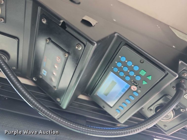 image for item FI0553 2011 Gillig  G27D102N4 shuttle bus