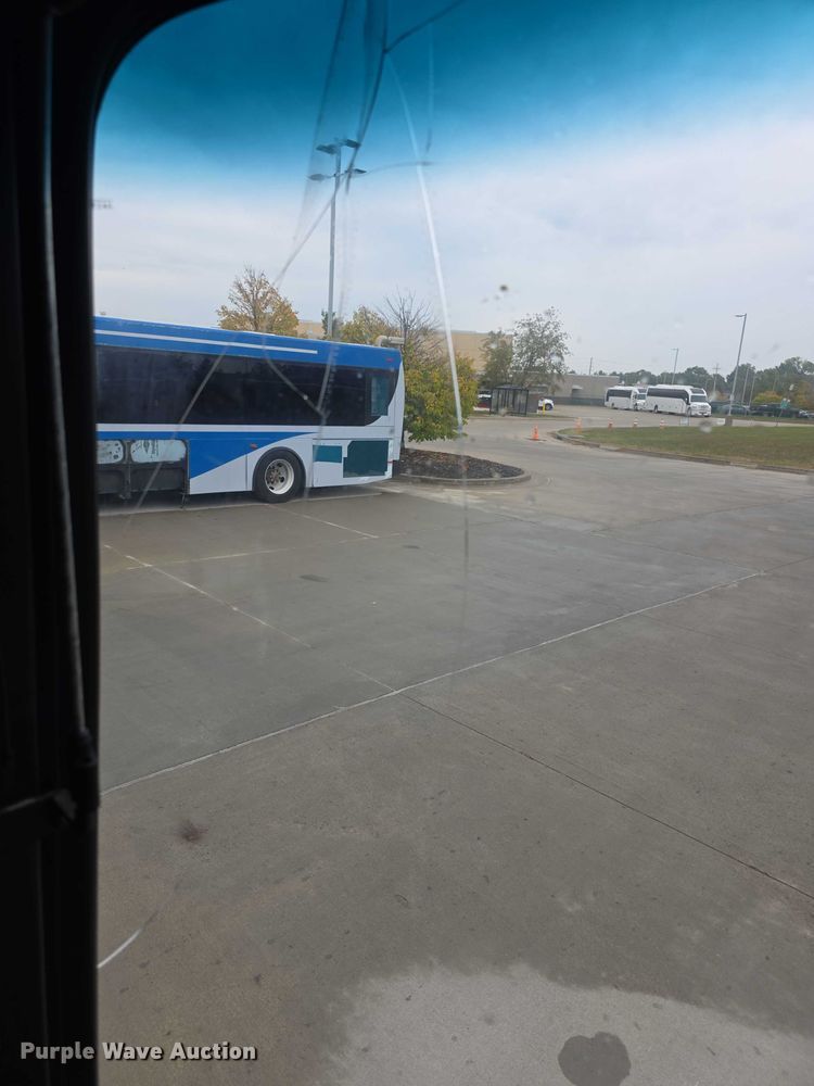 image for item FI0553 2011 Gillig  G27D102N4 shuttle bus