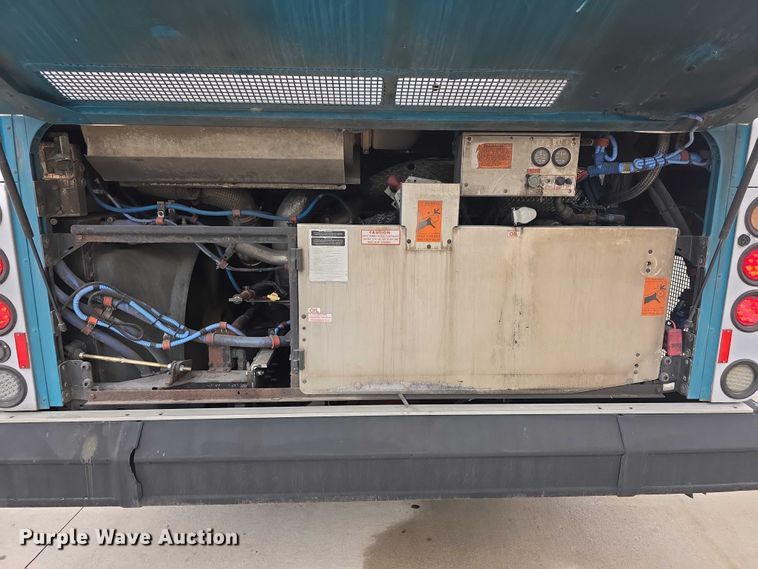 image for item FI0553 2011 Gillig  G27D102N4 shuttle bus