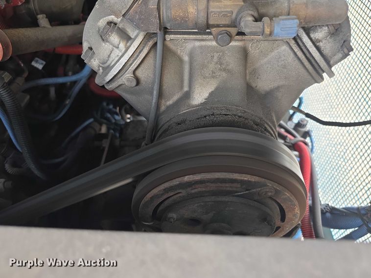 image for item FI0553 2011 Gillig  G27D102N4 shuttle bus