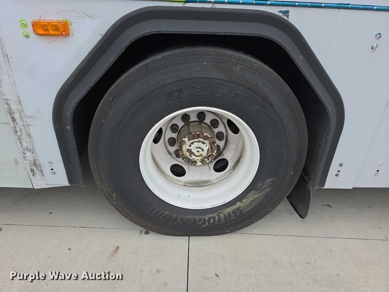 image for item FI0553 2011 Gillig  G27D102N4 shuttle bus