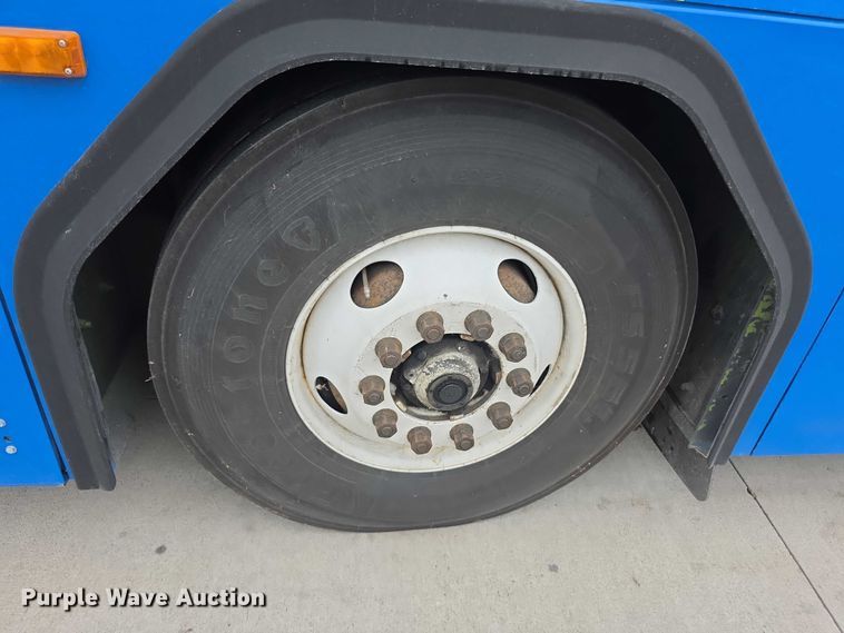 image for item FI0553 2011 Gillig  G27D102N4 shuttle bus