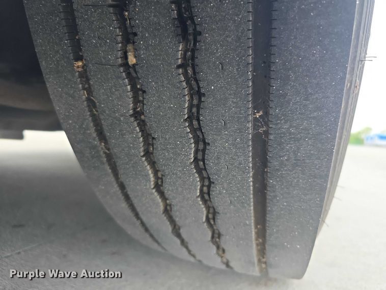 image for item FI0553 2011 Gillig  G27D102N4 shuttle bus