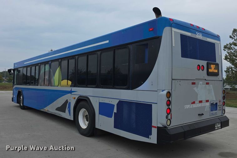 image for item FI0554 2006 Gillig  G29D102N4 shuttle bus