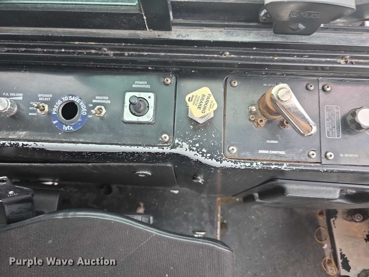 image for item FI0554 2006 Gillig  G29D102N4 shuttle bus