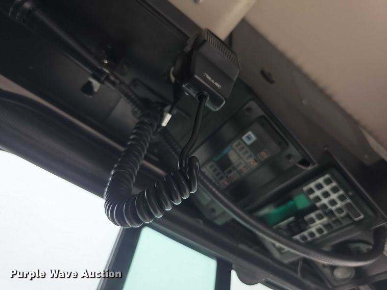 image for item FI0554 2006 Gillig  G29D102N4 shuttle bus