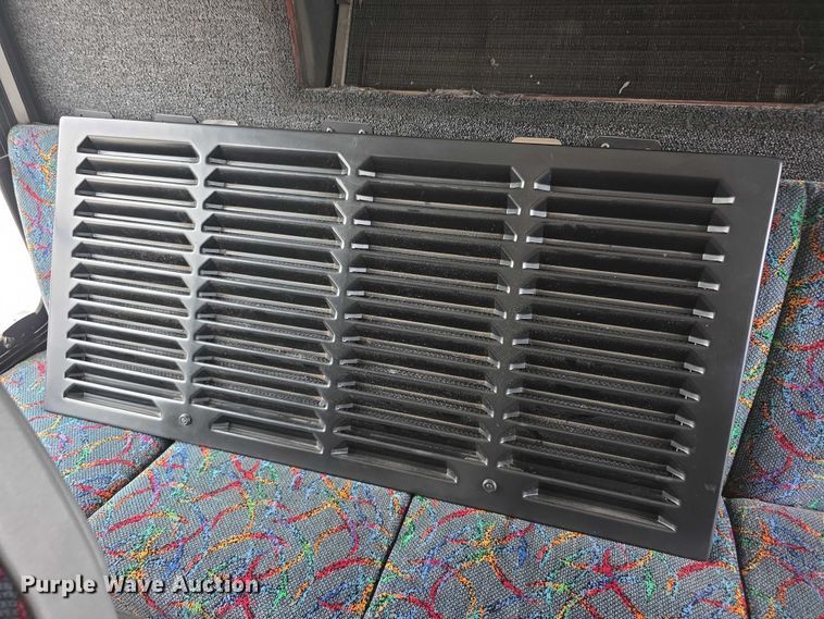 image for item FI0554 2006 Gillig  G29D102N4 shuttle bus