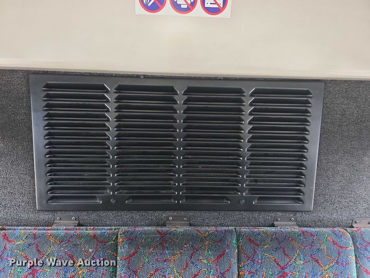 image for item FI0554 2006 Gillig  G29D102N4 shuttle bus