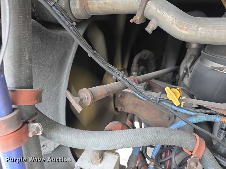 image for item FI0554 2006 Gillig  G29D102N4 shuttle bus