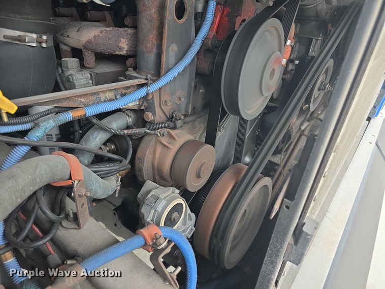 image for item FI0554 2006 Gillig  G29D102N4 shuttle bus