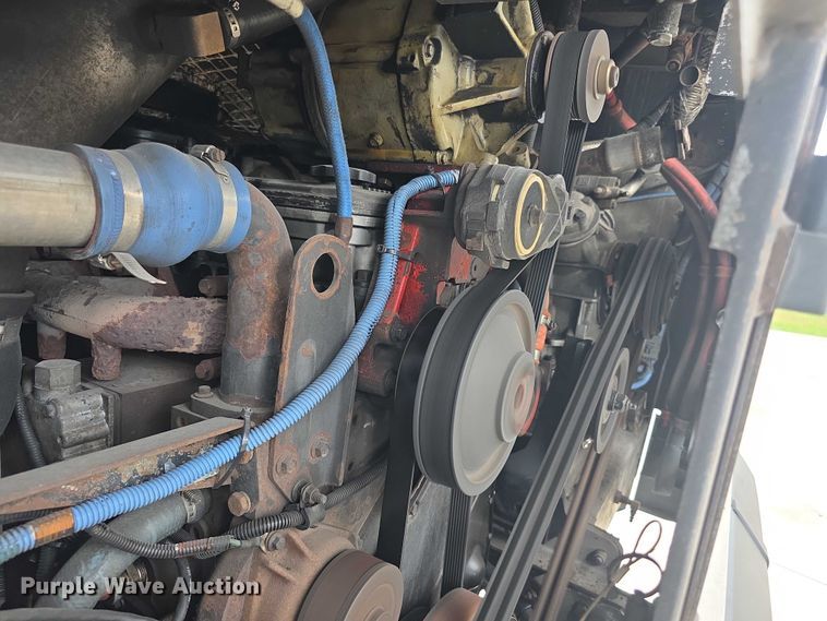 image for item FI0554 2006 Gillig  G29D102N4 shuttle bus