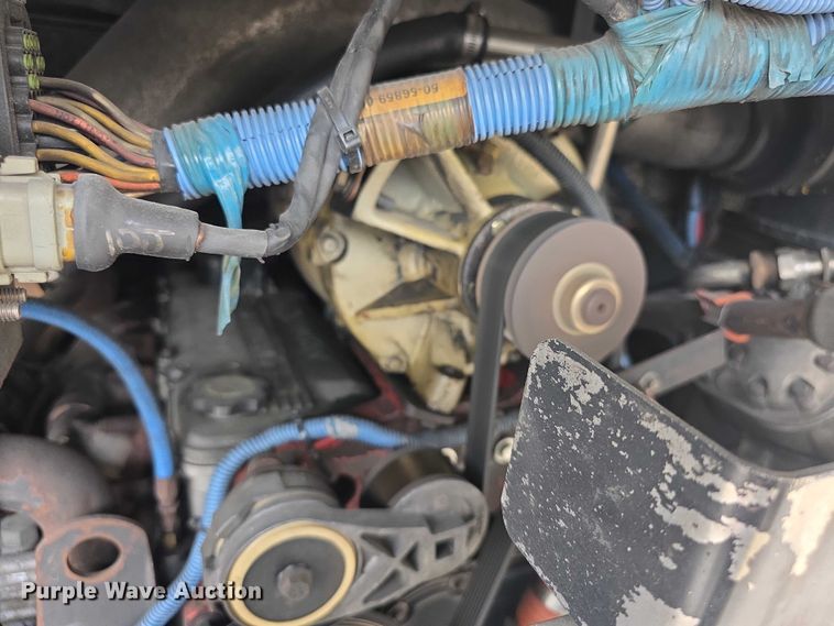 image for item FI0554 2006 Gillig  G29D102N4 shuttle bus