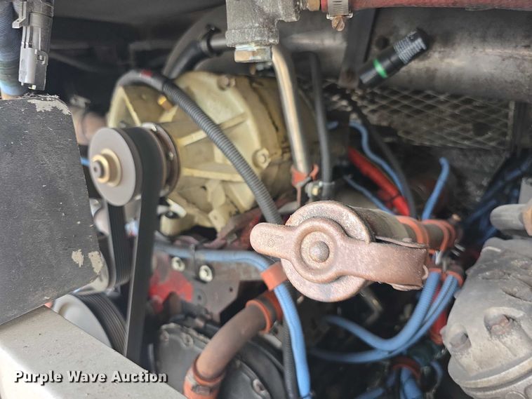 image for item FI0554 2006 Gillig  G29D102N4 shuttle bus