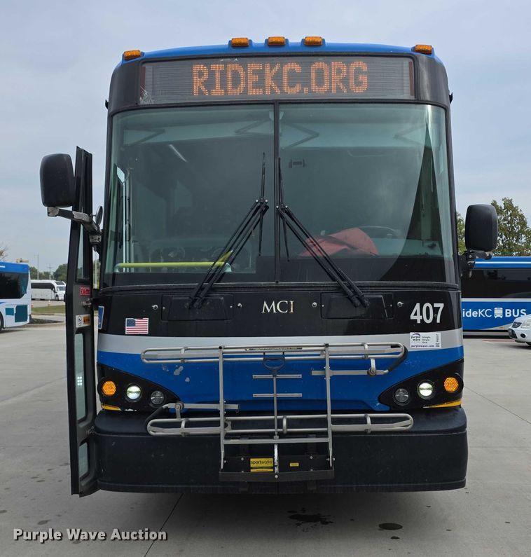 image for item FI0557 2016 MCI F4500 Vocational shuttle bus