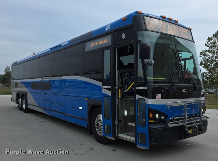 image for item FI0557 2016 MCI F4500 Vocational shuttle bus