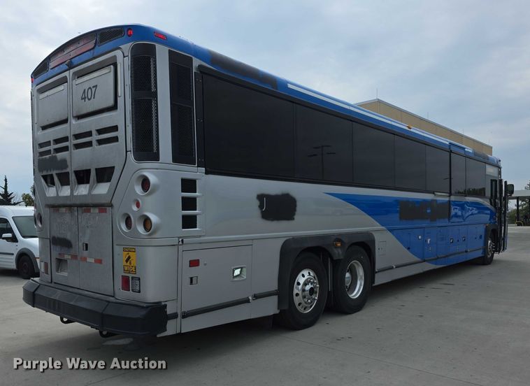 image for item FI0557 2016 MCI F4500 Vocational shuttle bus