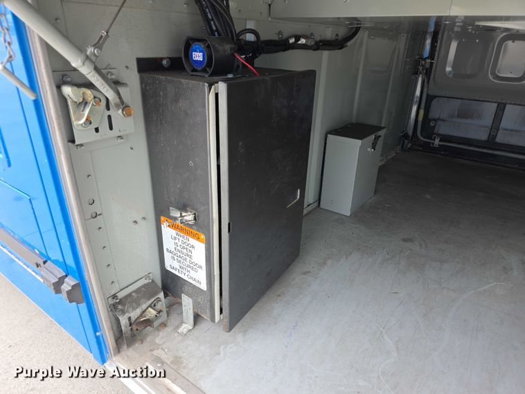 image for item FI0557 2016 MCI F4500 Vocational shuttle bus