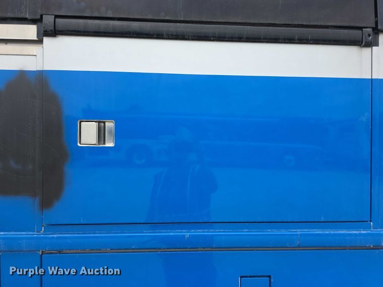 image for item FI0557 2016 MCI F4500 Vocational shuttle bus