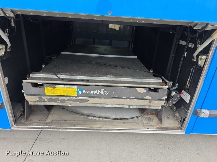 image for item FI0557 2016 MCI F4500 Vocational shuttle bus