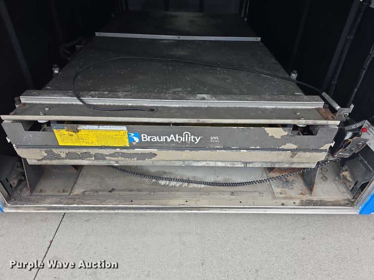 image for item FI0557 2016 MCI F4500 Vocational shuttle bus