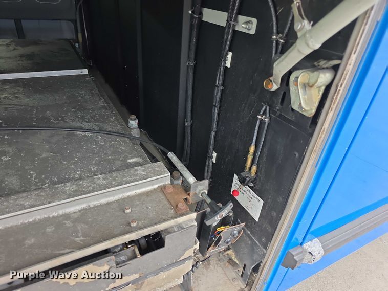 image for item FI0557 2016 MCI F4500 Vocational shuttle bus