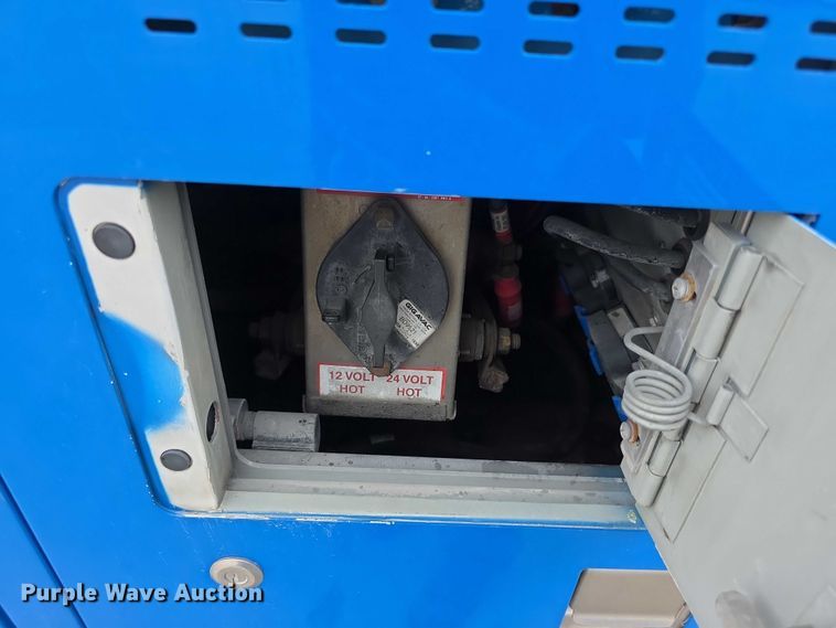 image for item FI0557 2016 MCI F4500 Vocational shuttle bus