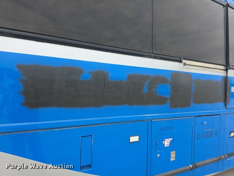 image for item FI0557 2016 MCI F4500 Vocational shuttle bus