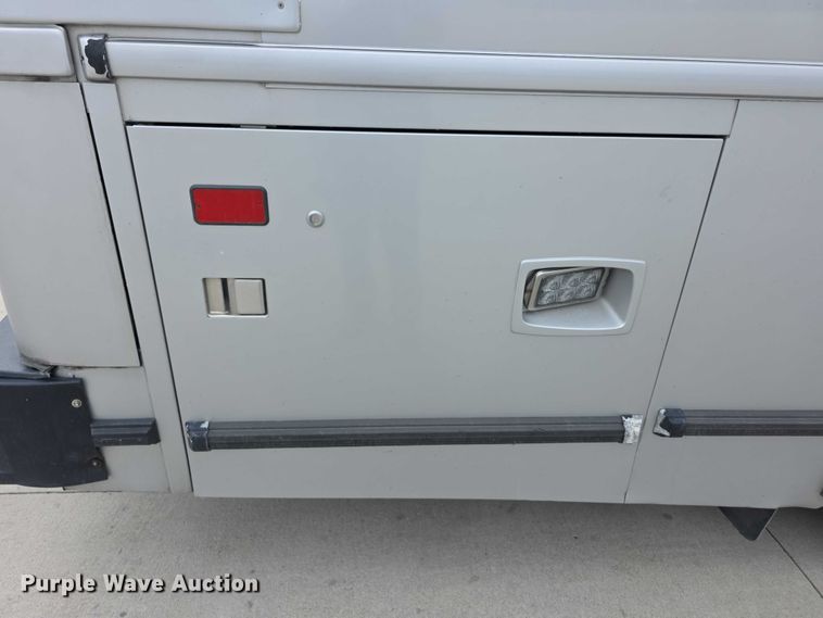 image for item FI0557 2016 MCI F4500 Vocational shuttle bus