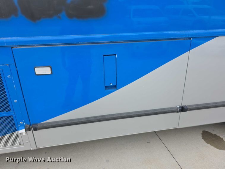 image for item FI0557 2016 MCI F4500 Vocational shuttle bus