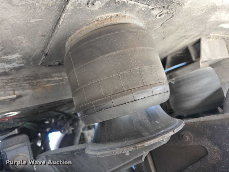 image for item FI0557 2016 MCI F4500 Vocational shuttle bus