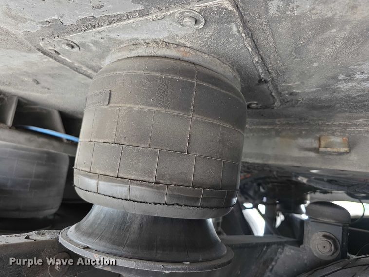 image for item FI0557 2016 MCI F4500 Vocational shuttle bus