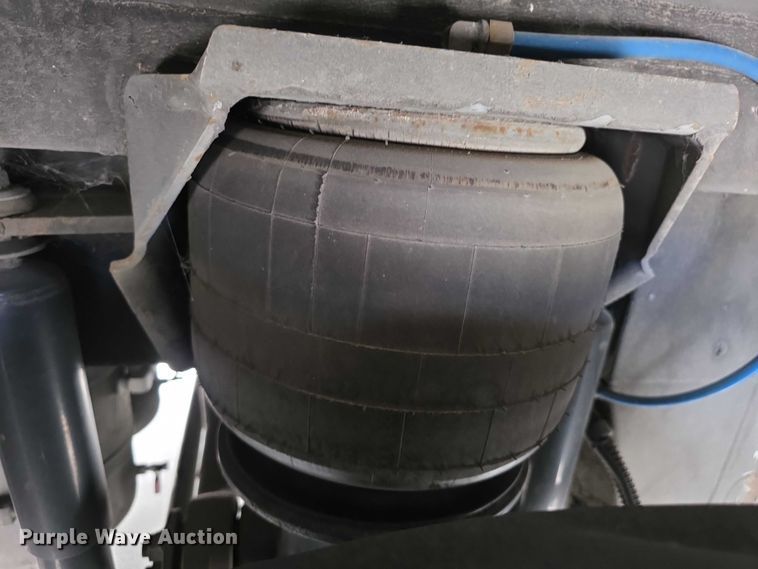 image for item FI0557 2016 MCI F4500 Vocational shuttle bus