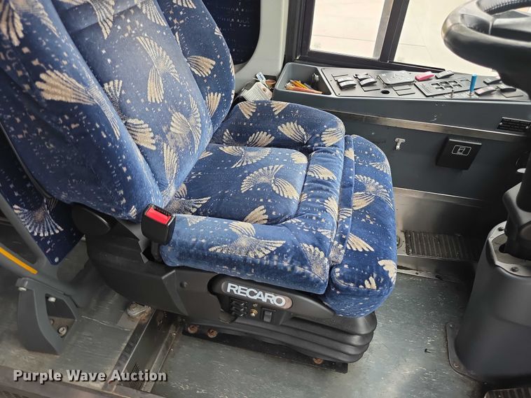 image for item FI0557 2016 MCI F4500 Vocational shuttle bus