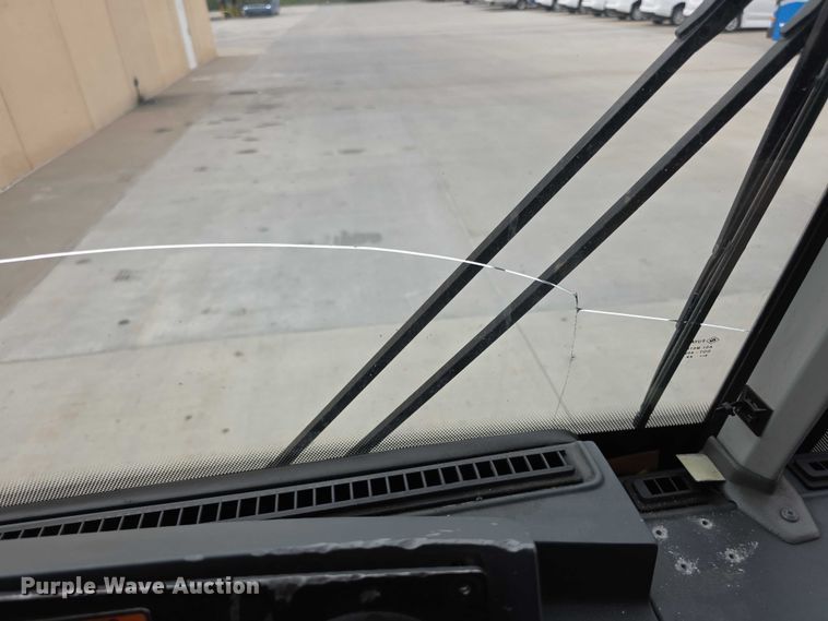 image for item FI0557 2016 MCI F4500 Vocational shuttle bus