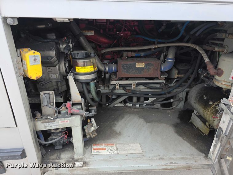 image for item FI0557 2016 MCI F4500 Vocational shuttle bus