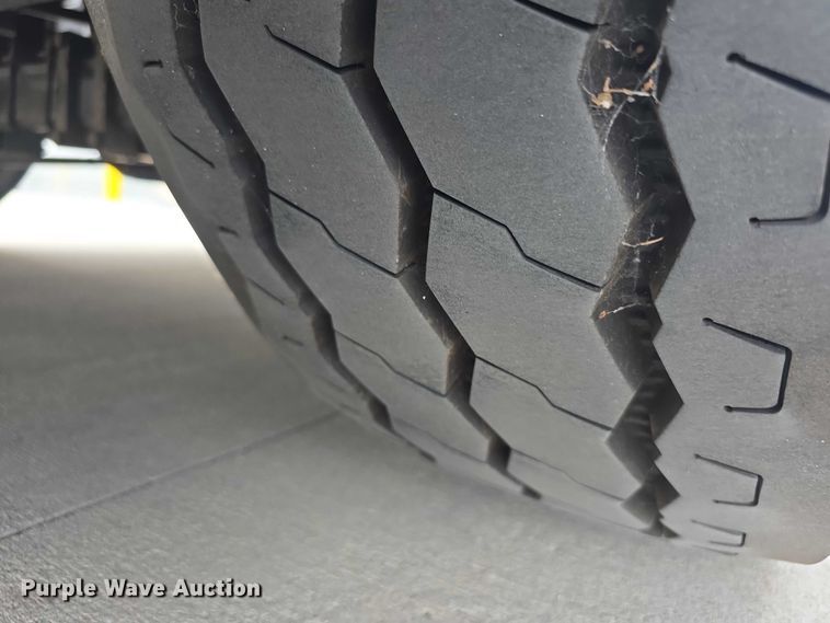 image for item FI0557 2016 MCI F4500 Vocational shuttle bus