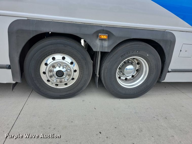 image for item FI0557 2016 MCI F4500 Vocational shuttle bus