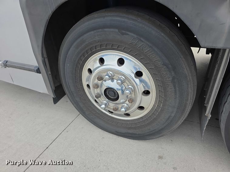 image for item FI0557 2016 MCI F4500 Vocational shuttle bus